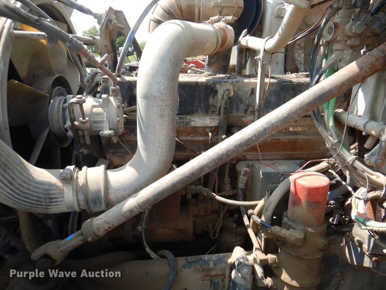 image for item KX9447 1994 White GMC WCA  truck cab and chassis