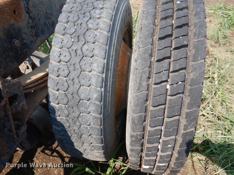 image for item KX9447 1994 White GMC WCA  truck cab and chassis