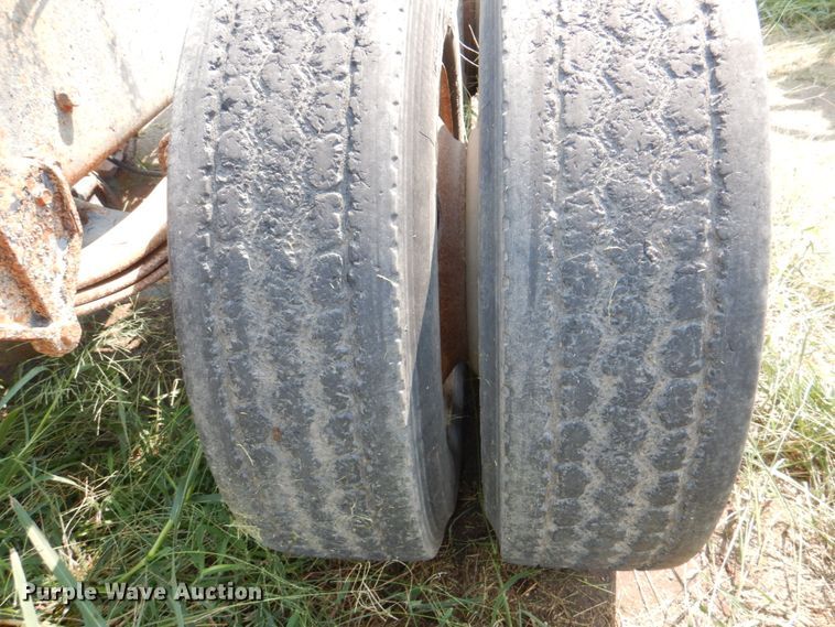 image for item KX9447 1994 White GMC WCA  truck cab and chassis