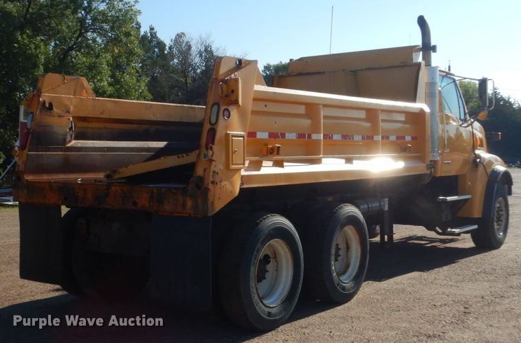 image for item DC8752 2002 Sterling L9500  dump truck