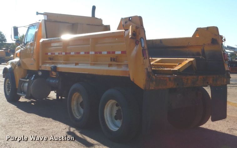 image for item DC8752 2002 Sterling L9500  dump truck