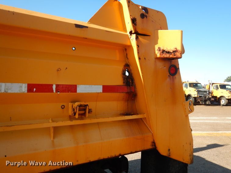 image for item DC8752 2002 Sterling L9500  dump truck