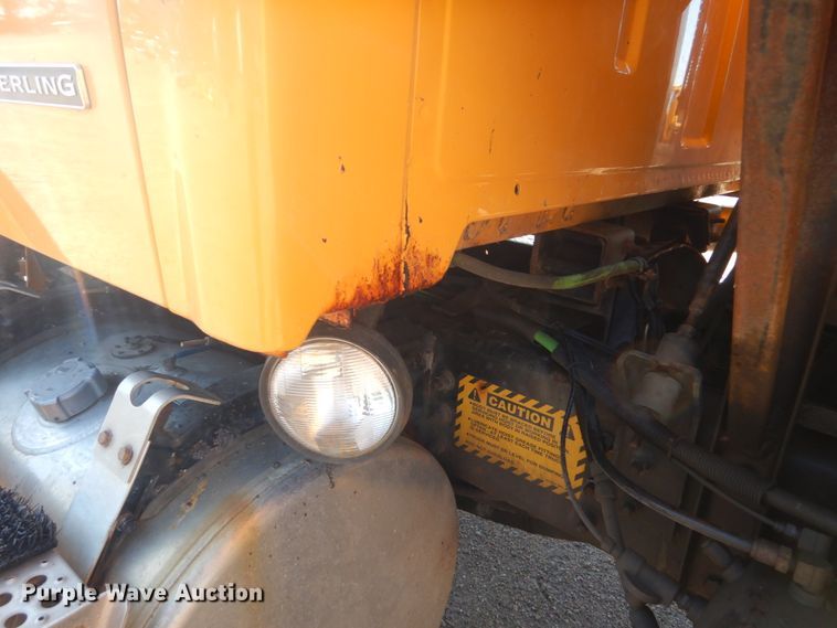 image for item DC8752 2002 Sterling L9500  dump truck