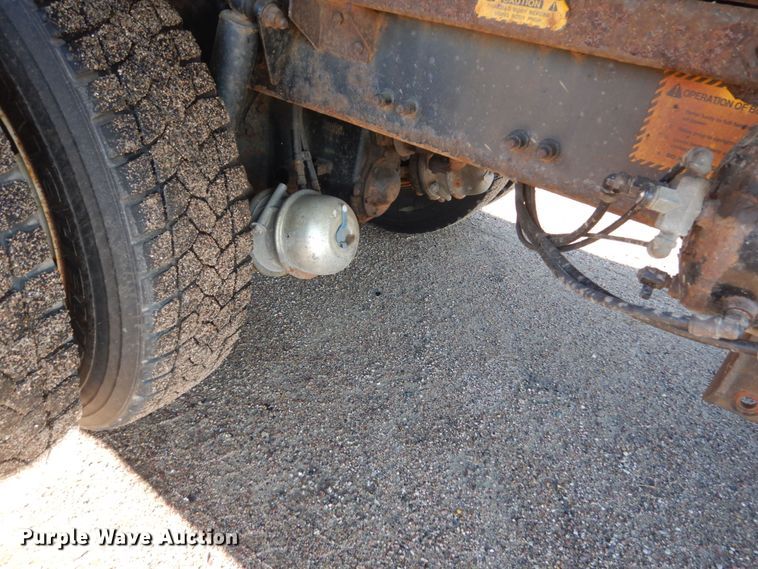 image for item DC8752 2002 Sterling L9500  dump truck