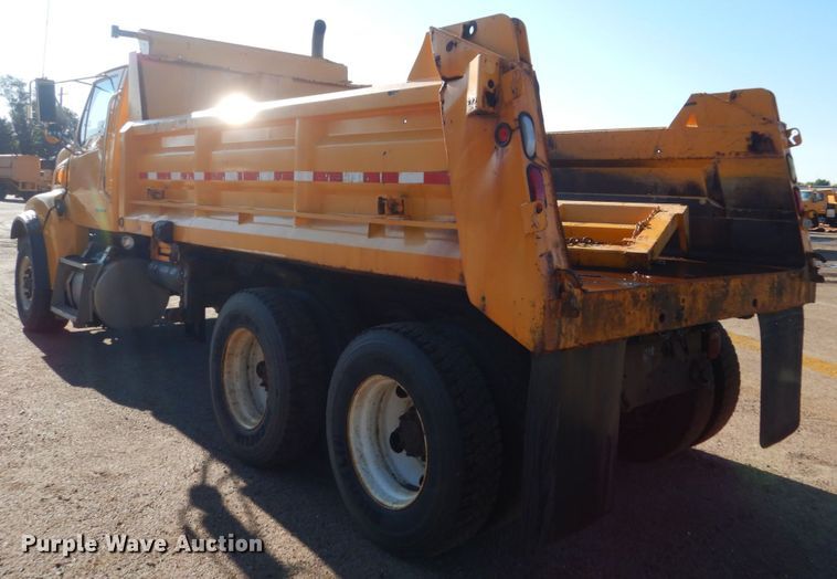 image for item DC8752 2002 Sterling L9500  dump truck