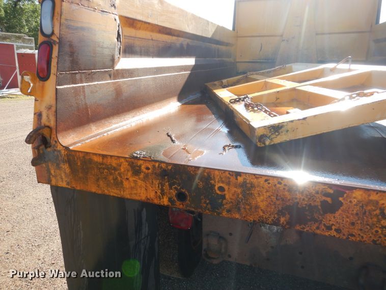 image for item DC8752 2002 Sterling L9500  dump truck