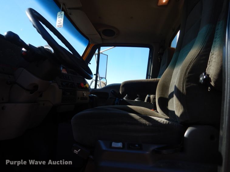 image for item DC8752 2002 Sterling L9500  dump truck