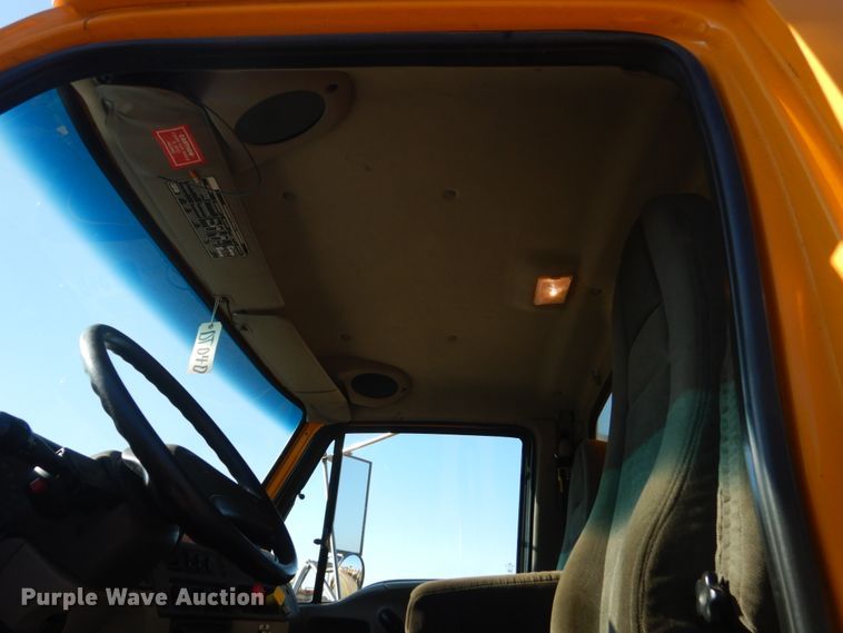 image for item DC8752 2002 Sterling L9500  dump truck