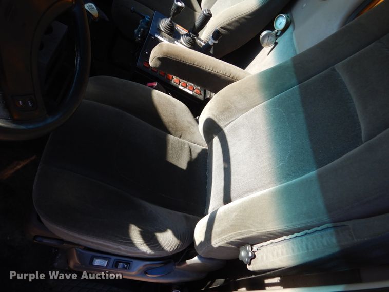 image for item DC8752 2002 Sterling L9500  dump truck