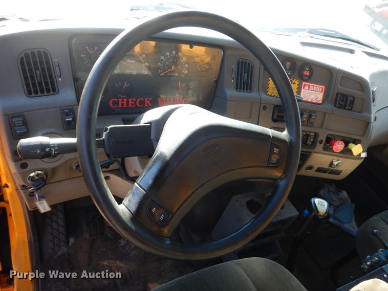 image for item DC8752 2002 Sterling L9500  dump truck