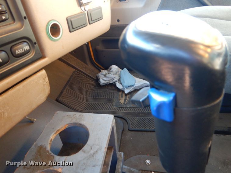 image for item DC8752 2002 Sterling L9500  dump truck