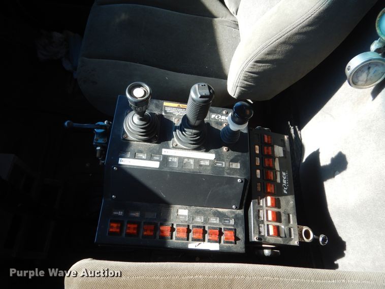 image for item DC8752 2002 Sterling L9500  dump truck