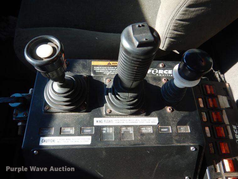 image for item DC8752 2002 Sterling L9500  dump truck