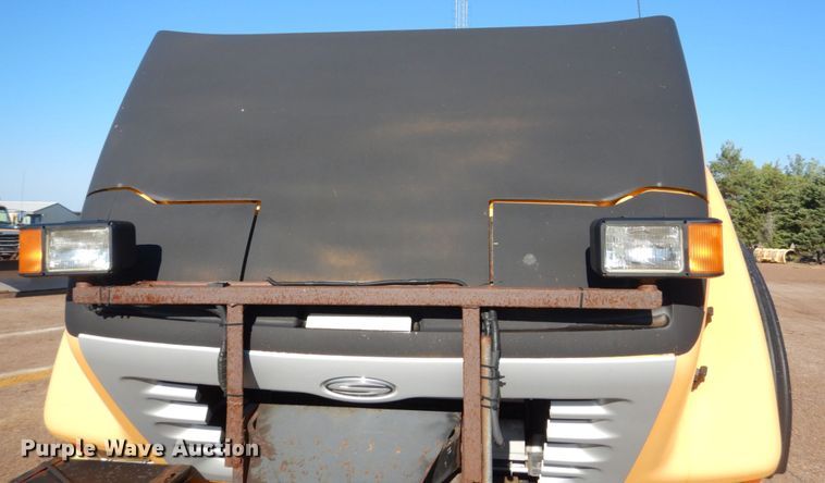 image for item DC8752 2002 Sterling L9500  dump truck