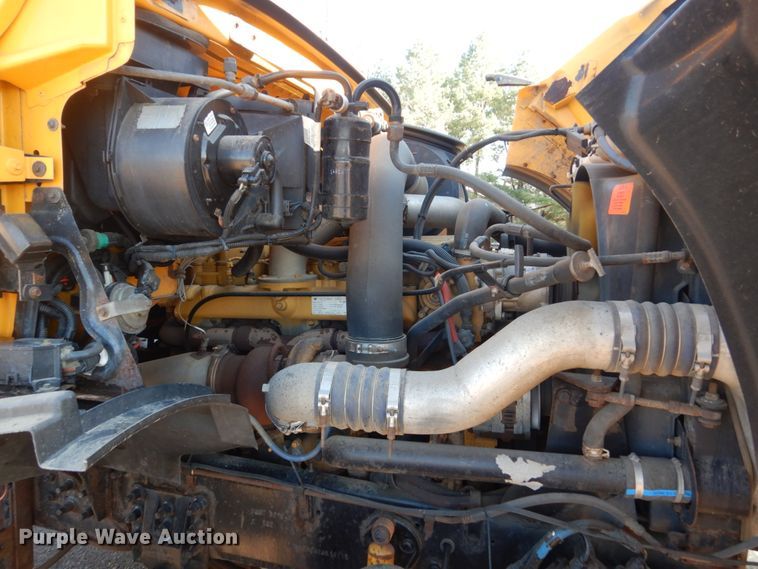 image for item DC8752 2002 Sterling L9500  dump truck