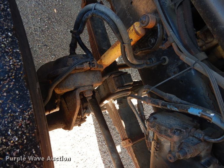 image for item DC8752 2002 Sterling L9500  dump truck