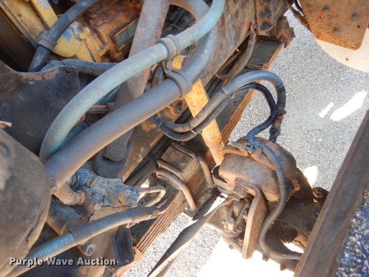 image for item DC8752 2002 Sterling L9500  dump truck