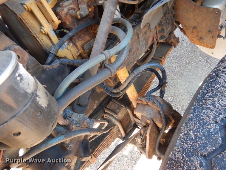 image for item DC8752 2002 Sterling L9500  dump truck