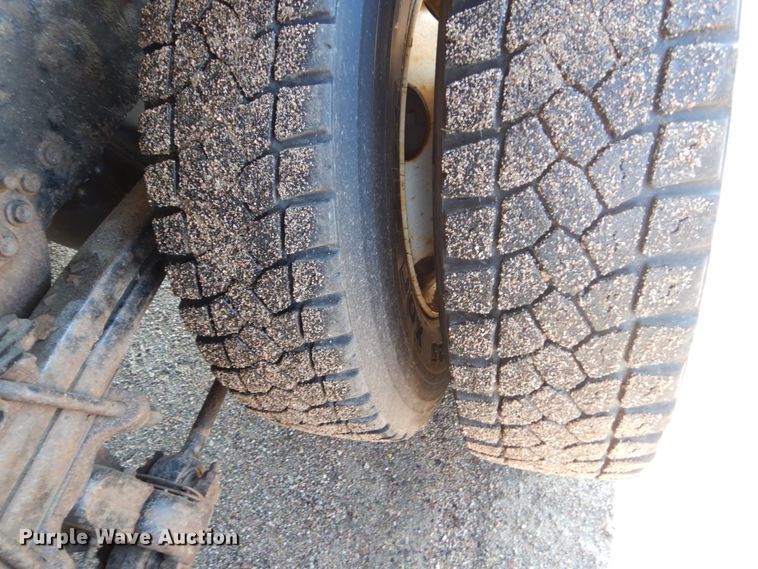 image for item DC8752 2002 Sterling L9500  dump truck