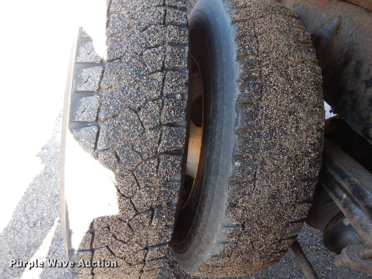 image for item DC8752 2002 Sterling L9500  dump truck