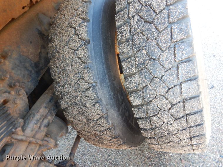 image for item DC8752 2002 Sterling L9500  dump truck