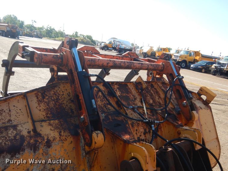 image for item DC8753 Hyundai HL730-3  wheel loader