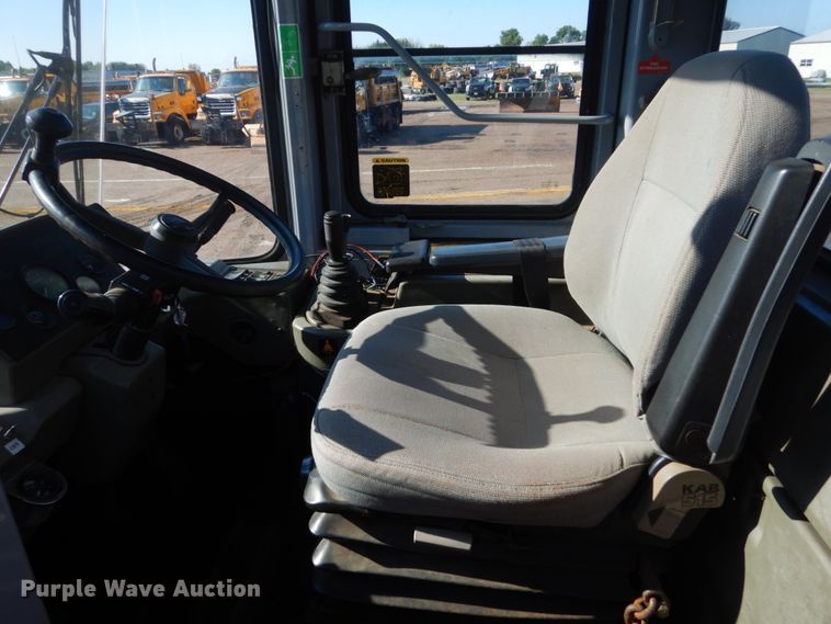 image for item DC8753 Hyundai HL730-3  wheel loader