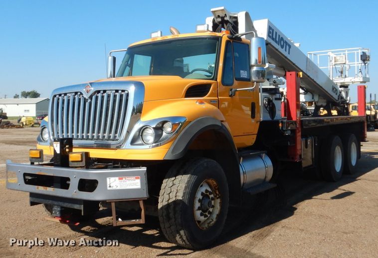 image for item DC8754 2011 International WorkStar 7500  bucket truck