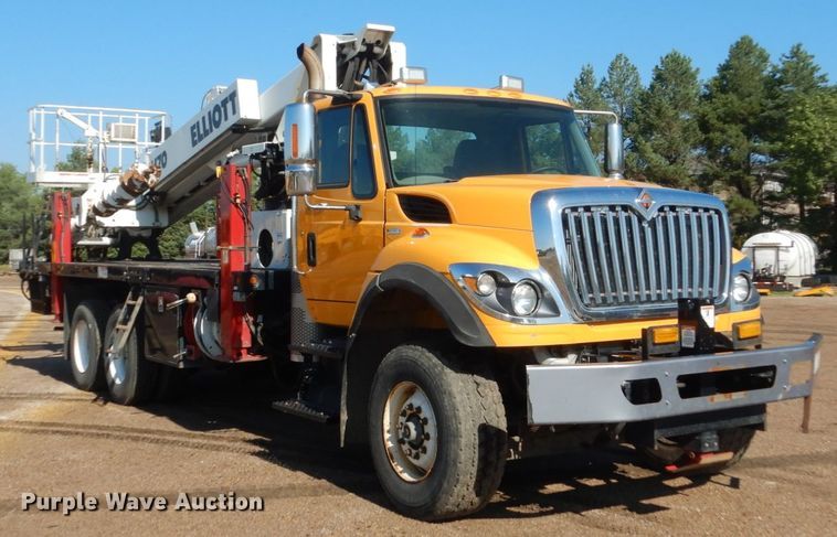 image for item DC8754 2011 International WorkStar 7500  bucket truck