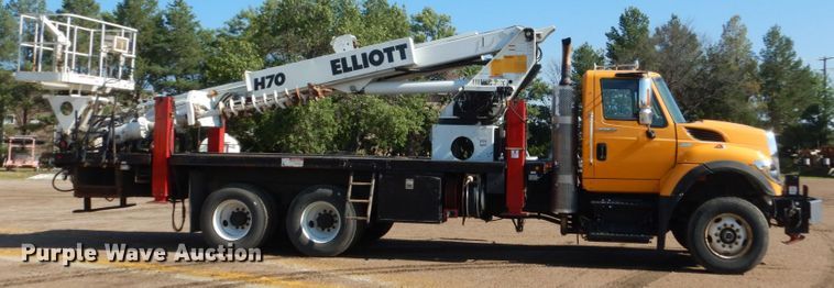 image for item DC8754 2011 International WorkStar 7500  bucket truck