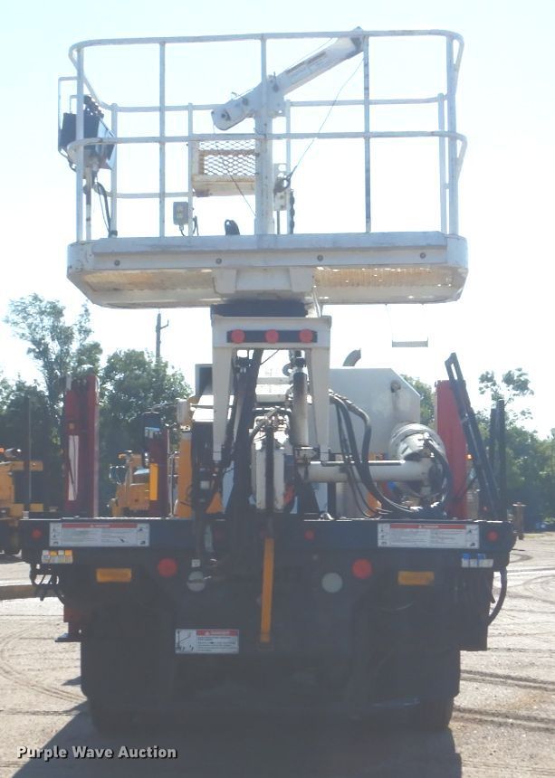 image for item DC8754 2011 International WorkStar 7500  bucket truck