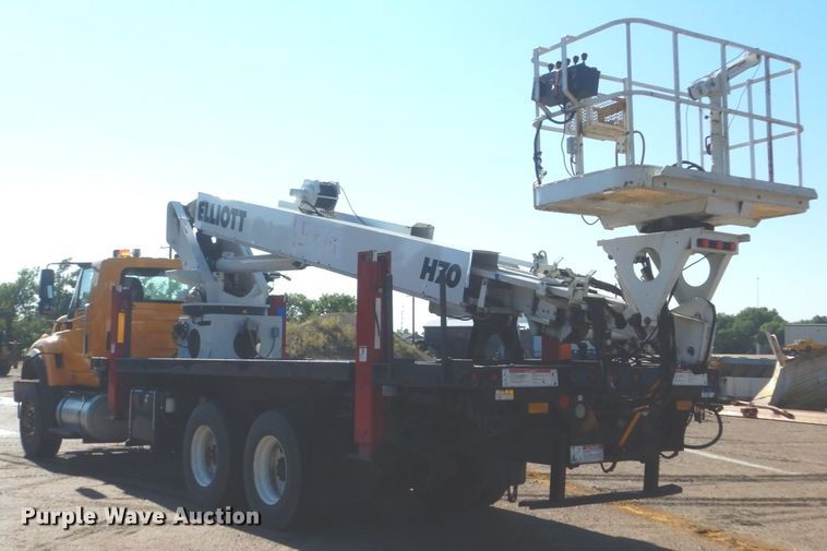 image for item DC8754 2011 International WorkStar 7500  bucket truck