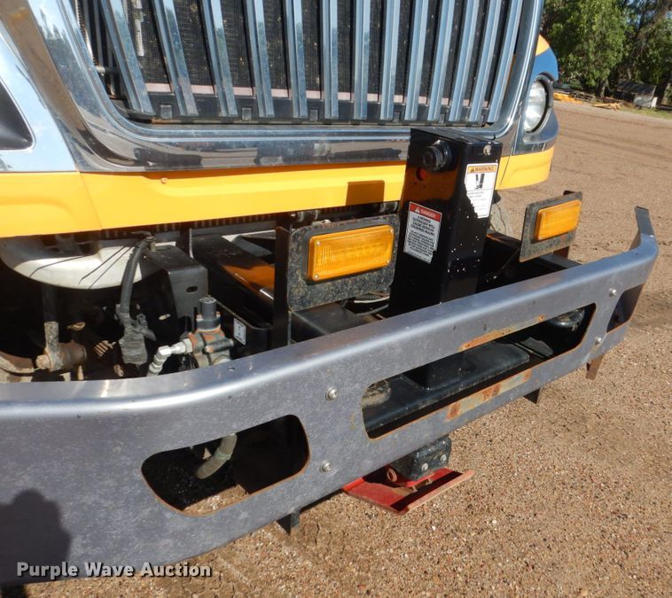 image for item DC8754 2011 International WorkStar 7500  bucket truck