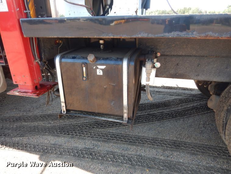 image for item DC8754 2011 International WorkStar 7500  bucket truck