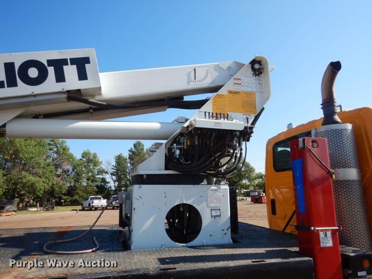 image for item DC8754 2011 International WorkStar 7500  bucket truck