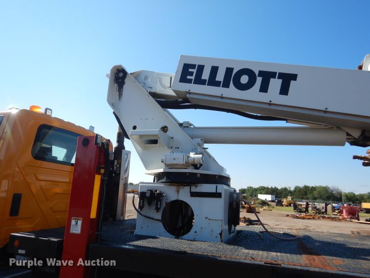 image for item DC8754 2011 International WorkStar 7500  bucket truck