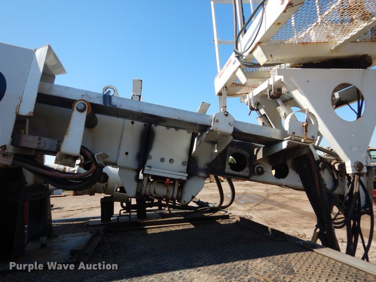 image for item DC8754 2011 International WorkStar 7500  bucket truck