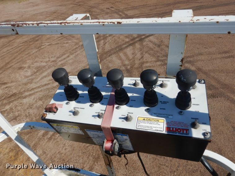 image for item DC8754 2011 International WorkStar 7500  bucket truck