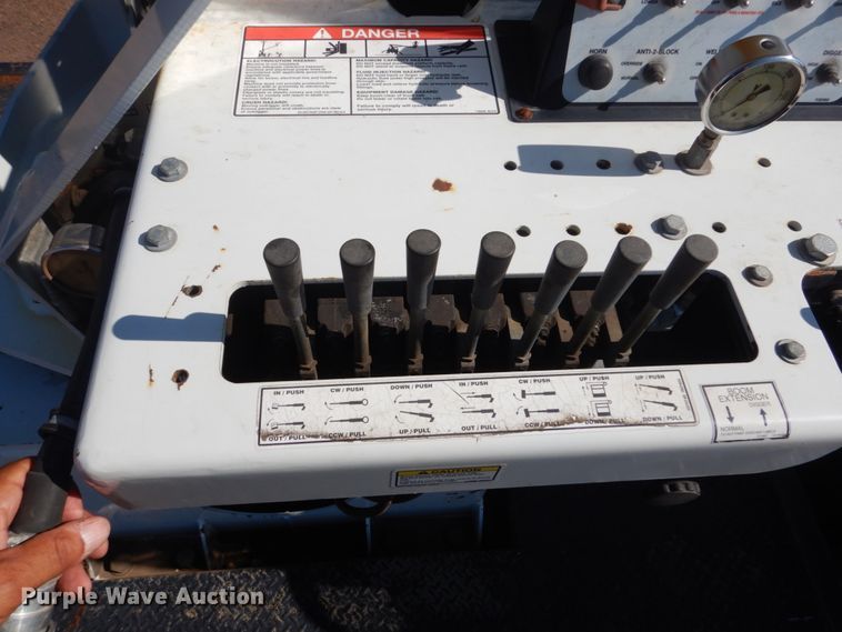 image for item DC8754 2011 International WorkStar 7500  bucket truck