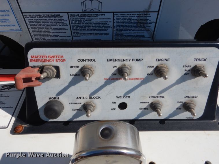 image for item DC8754 2011 International WorkStar 7500  bucket truck