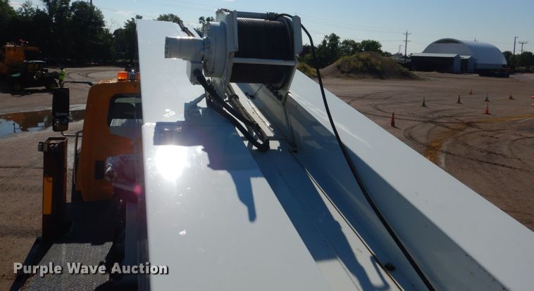image for item DC8754 2011 International WorkStar 7500  bucket truck