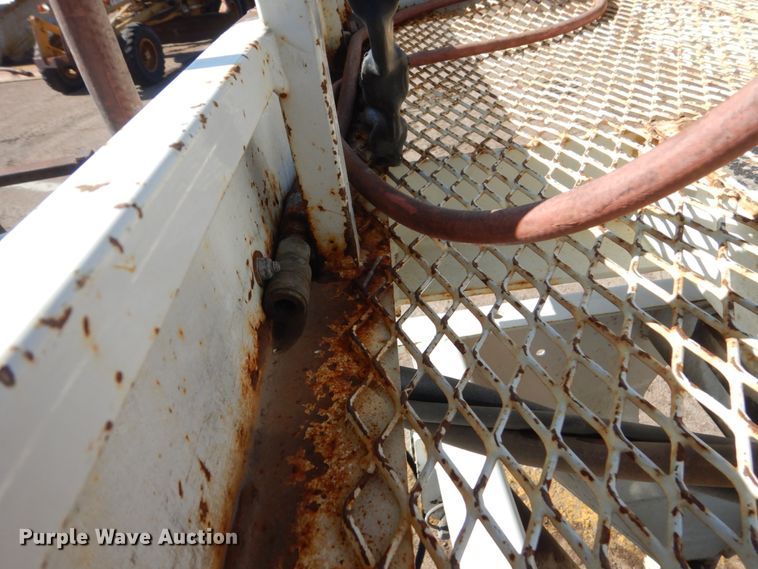 image for item DC8754 2011 International WorkStar 7500  bucket truck