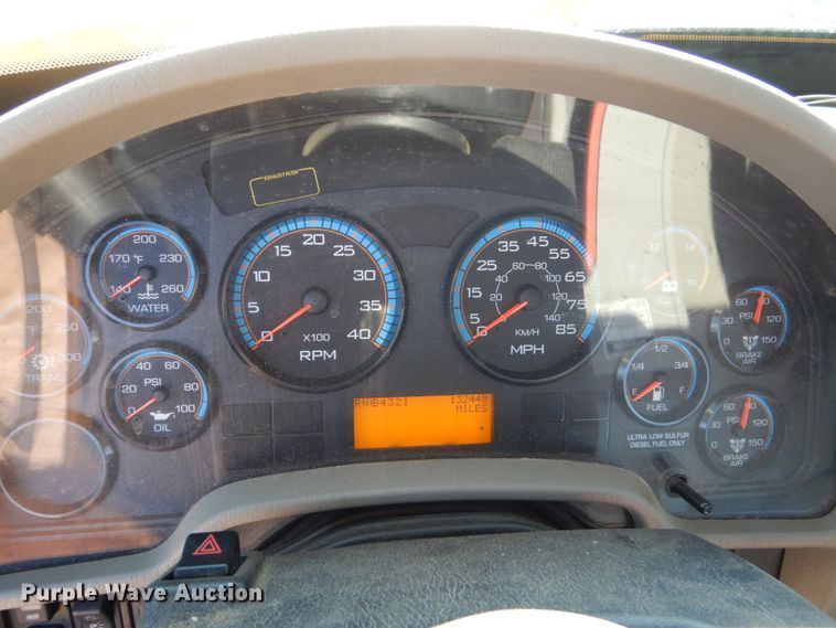 image for item DC8754 2011 International WorkStar 7500  bucket truck