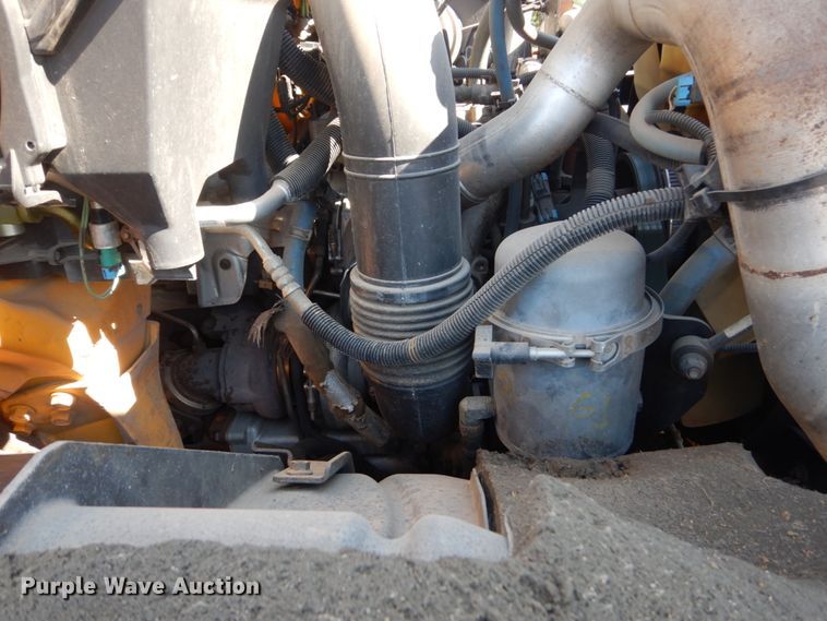 image for item DC8754 2011 International WorkStar 7500  bucket truck