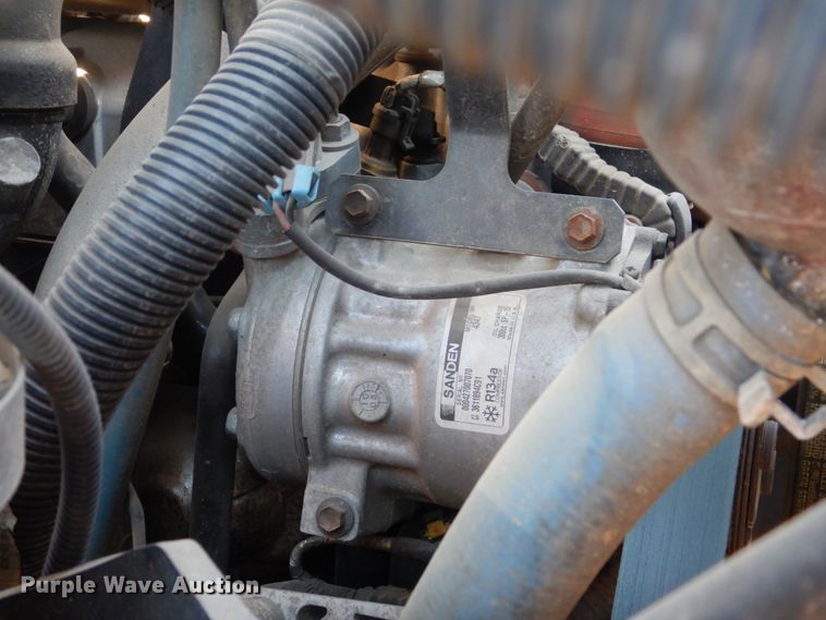 image for item DC8754 2011 International WorkStar 7500  bucket truck