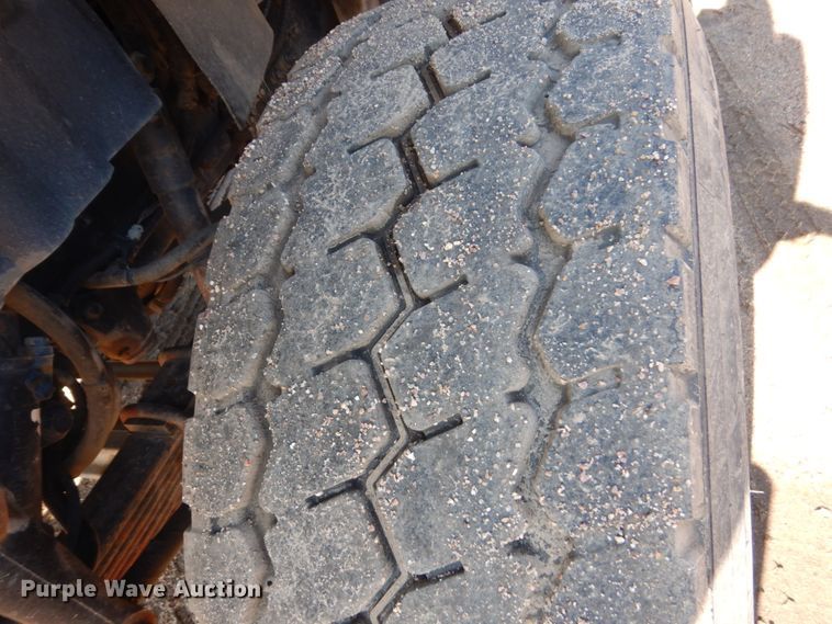 image for item DC8754 2011 International WorkStar 7500  bucket truck