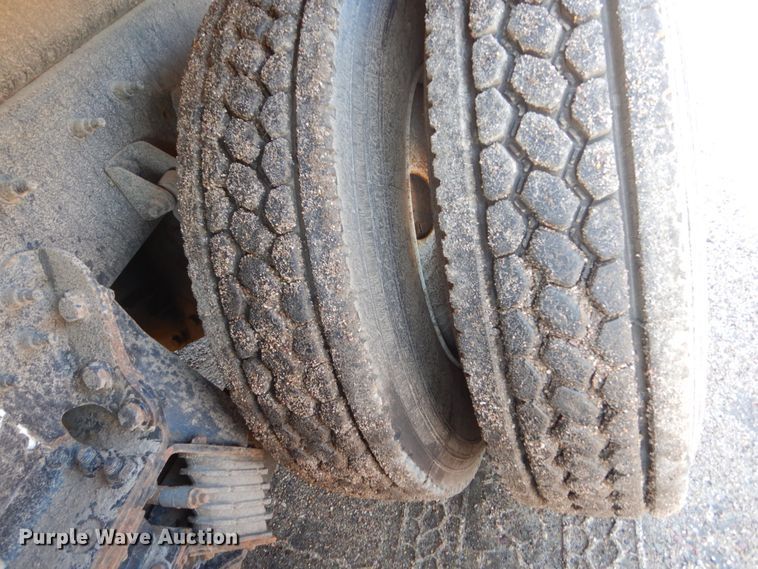 image for item DC8754 2011 International WorkStar 7500  bucket truck