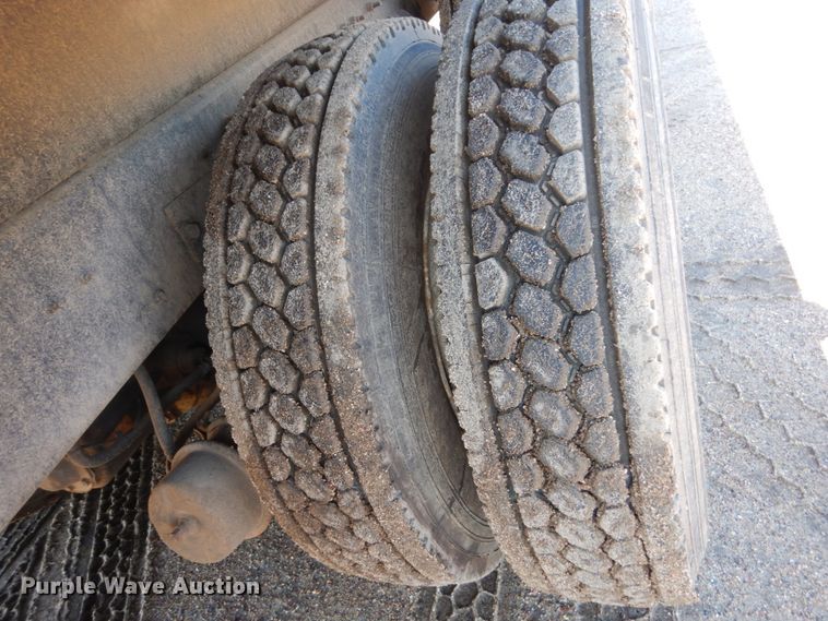 image for item DC8754 2011 International WorkStar 7500  bucket truck