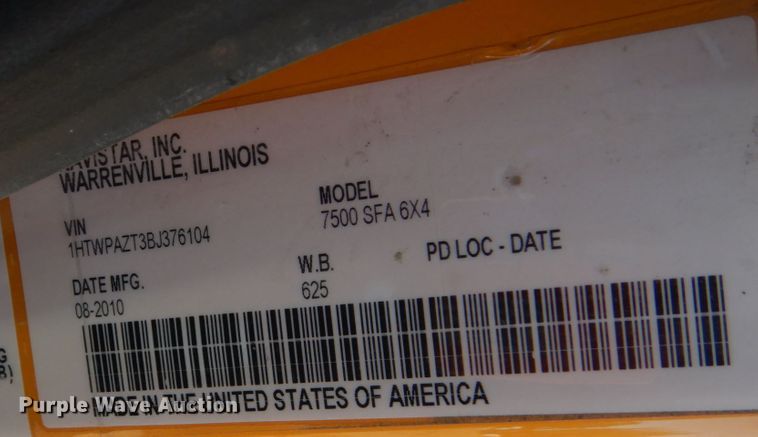 image for item DC8754 2011 International WorkStar 7500  bucket truck