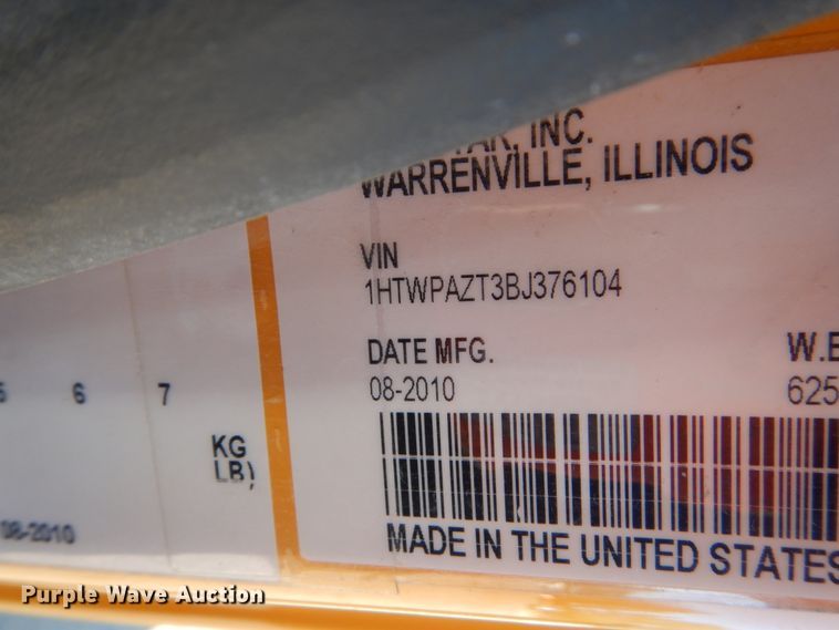 image for item DC8754 2011 International WorkStar 7500  bucket truck